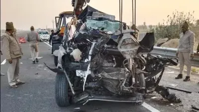 राजस्थान   कश्मीर घूमकर लौट रहे थे घर…ट्रक में घुसी स्कॉर्पियों  5 लोगों की मौत