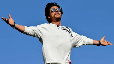 भारत के सबसे लोकप्रिय सितारों की सूची जारी  शाहरुख ने मारी बाजी  सलमान और आमिर की छुट्‌टी