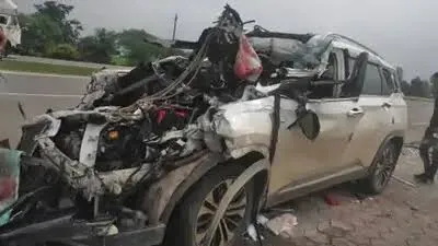 accident news  अजमेर में भीषण सड़क हादसा  3 लोगों की मौत  कार और ट्रेलर में हुई तेज भिड़ंत