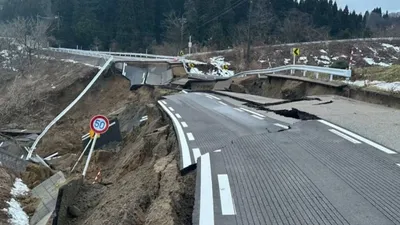 जापान में 90 मिनट में 21 भूकंप के झटकों से मची तबाही  34 हजार घरों की बिजली गुल  टकराई सुनामी की लहरें