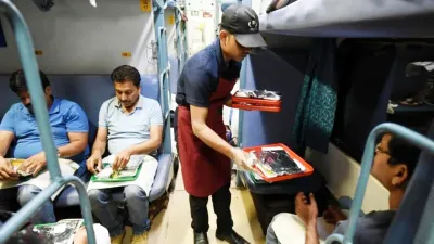 indian railways  रेलवे का यात्रियों को बड़ा तोहफा  अब मुफ्त मिलेगा खाना