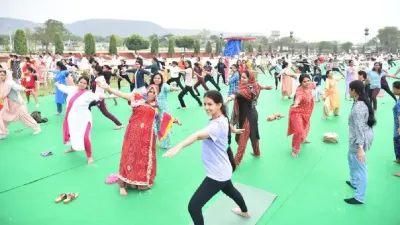 तीन दिवसीय योग महोत्सव का शुभारंभ  आईजी ने लोगों से रोज योग करने का किया आह्वान 