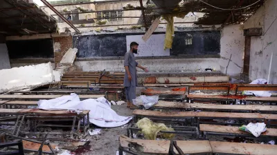 काबुल के स्कूल में आत्मघाती बम धमाका  कम से कम 100 बच्चों के उड़े चिथड़े    कई घायल