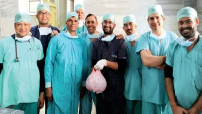 एसएमएस अस्पताल के डॉक्टर्स ने पेट से निकाली 15 किलो की गांठ