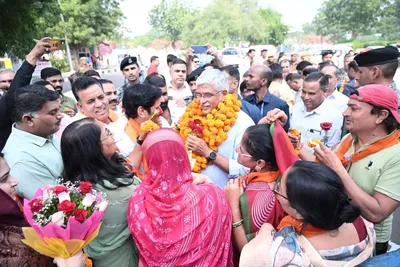 एलिवेटेड रोड की सौगात के बाद जोधपुर पहुंचने पर केन्द्रीय मंत्री शेखावत का जनता ने किया दिल से स्वागत