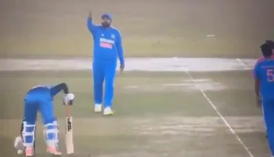 arshdeep singh की गलती पर भड़के रोहित शर्मा  क्रिकेट मैदान पर लगा दी जमकर क्लास  सोशल मीडिया पर वायरल हुआ video