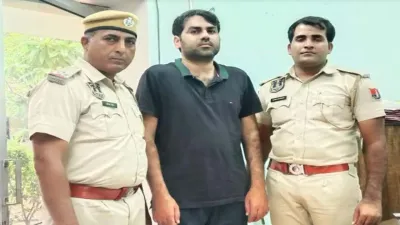 जयपुर में राह चलती लड़कियों से छेड़छाड़ करने वाला जूनियर टैक्स ऑफिसर गिरफ्तार  2 दोस्त भी धरे गए