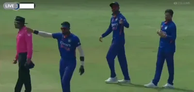 ind vs aus   hardik pandya ने पहले वनडे में दिखाया virat kohli को तेवर  सोशल मीडिया पर वायरल हुआ video