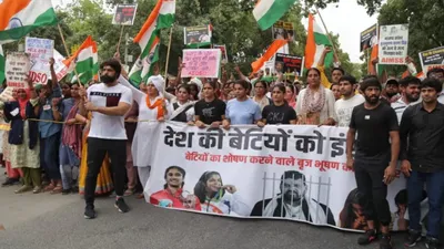 जंतर मंतर पर पहलवानों का  दंगल   नई संसद की ओर कूच करते समय हिरासत में लिया  दिल्ली की सीमाओं पर युद्ध जैसी तैयारी