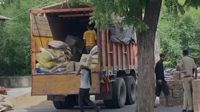 शराब तस्करों के खिलाफ एक्शन मोड में राजस्थान पुलिस  अवैध शराब से भरा ट्रक पकड़ा