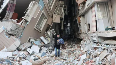 earthquake in turkey  तुर्की में फिर आया भूकंप  इमारतें गिरी  6 फरवरी के बाद आ चुके 10 हजार झटके 