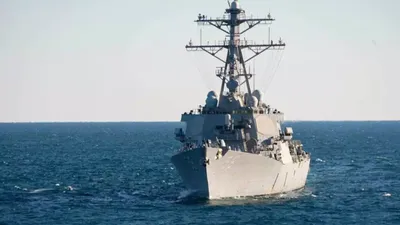 हूती विद्रोहियों का आतंक  लाल सागर में एक और जहाज पर ड्रोन अटैक  25 भारतीय सुरक्षित
