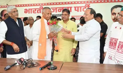 rajasthan   पूर्व मंत्री दवे सहित 7 नेता bjp में शामिल  कहा  कमल का फूल ही दिख रहा है