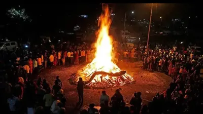 भद्रा के साए में आज ही होगा होलिका दहन  कल मनाई जाएगी धुलंडी  पूर्वी राज्यों में मंगलवार को जलेगी होली 