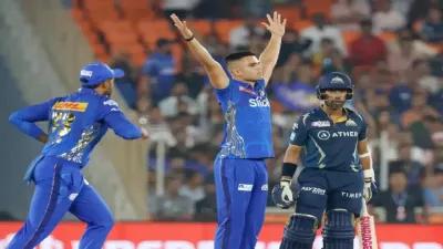 arjun tendulkar को आईपीएल में पहली बार मिला बैटिंग का मौका  गगनचुंबी छक्का जड़कर जीता फैंस का दिल  देखें video