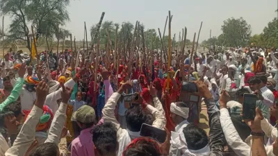 आगरा जयपुर हाईवे पर जुटा सैनी समाज  आरक्षण आंदोलन के लिए महिलाओं ने थामी लाठियां