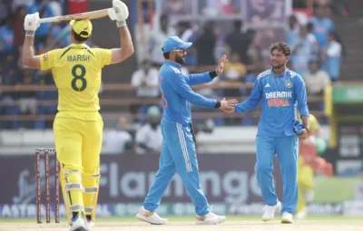 ind vs aus   जीत के लिए ऑस्ट्रेलिया ने भारत को दिया 353 रनों का लक्ष्य  बुमराह ने चटकाए 3 विकेट