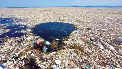 10 लाख किमी में फैला कचरा  समुद्र में बन गए कचरे के कई टापू