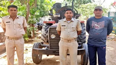 किसान से लूटे गए ट्रैक्टर और थ्रेसर मशीन पुलिस ने की जब्त  अंधेरे का फायदा उठाकर बदमाश हुआ फरार