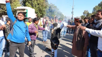 शहर अध्यक्ष की नियुक्ति पर कांग्रेस कार्यकर्ताओं में आक्रोश  पूर्व मंत्री रघु शर्मा का फूंका पुतला