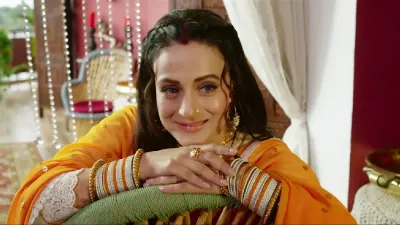  gadar  की सफलता के बाद ameesha patel के घर में हुआ  गदर   खानी पड़ी थीं चप्पलें  छीन गया स्टारडम