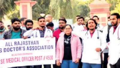 प्रदेश में 8 हजार मेडिकल ऑफिसर्स के पद खाली  पदों की संख्या बढ़ाकर 4500 करने की मांग  डॉक्टर्स ने किया आंदोलन