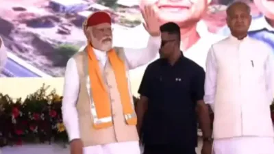 गहलोत के सामने बोले मोदी  कुछ लोग नेगेटिवटी से भरे   देश में कुछ भी अच्छा देख नहीं सकते    विरोध के लिए विवाद खड़ा करना इनकी आदत