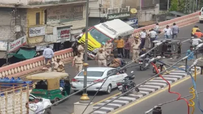 कोटा में अनियंत्रित एंबुलेंस ने बाइक को मारी टक्कर  हादसे में दंपति की मौत  3 गंभीर घायल