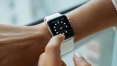 smartwatch हो सकता है आपकी सेहत के लिए हानिकारक  एक व्यक्ति को इस घड़ी ने पहुंचाया अस्पताल