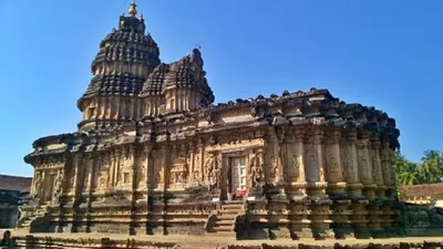 वास्तुकला का नायाब नमूना विद्यायाशंकर मंदिर  यहां हर महीने अलग स्तम्भ से टकराती हैं सूर्य की किरणें