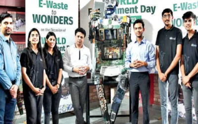जयपुर के इंजीनियरिंग स्टूडेंट्स का कमाल…मोबाइल  टीवी और लैपटॉप के कचरे से बना दिया 200 किलो का  रोबोट 