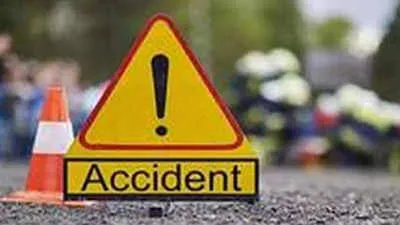 accident news  जयपुर फोरलेन रोड पर कार और बाइक की हुई तेज भिड़ंत  परिवार के तीन लोगों की हुई मौत