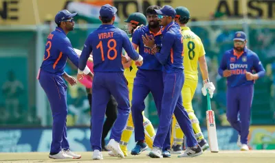 ind vs aus   ऑस्ट्रेलिया ने भारत को दिया 270 रनों का टारगेट  हार्दिक कुलदीप ने की कमाल की गेंदबाजी
