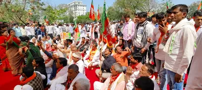 किरोड़ी से कथित मारपीट के विरोध में भाजपा का विरोध प्रदर्शन  राठौड़ ने कहा  वीरांगनाओं का अपमान नहीं सहेगा राजस्थान