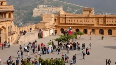 राजस्थान में पर्यटकों का बढ़ा रुझान  फरवरी के मुकाबले मार्च में सैलानियों से गुलजार रही राजधानी  आय भी बढ़ी 
