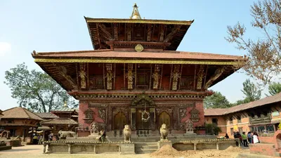 नेपाल का यह 2 500 साल पुराना मंदिर  आस्था और पर्यटन का अनूठा संगम है चाांगुनाारायायण टेंपल