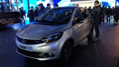 देश की सबसे सस्ती कार tata tiago ev हुई लॉन्च  पेट्रोल का खर्चा नहीं  tesla को भी देगी मात