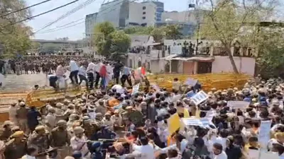 भाजपा का विरोध प्रदर्शन   सतीश पूनिया  राजेंद्र राठौड़  लाहोटी समेत कई नेताओं को पुलिस ने लिया हिरासत में