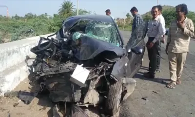 डूंगरपुर में 2 कार आमने सामने टकराई  3 लोगों की मौत  मां बेटे सहित 5 घायल