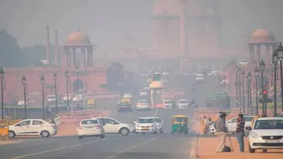 बैन के बाद भी दिवाली पर जमकर आतिशबाजी  दिल्ली की आबोहवा हुई जहरीली  खतरनाक स्तर पर पहुंचा aqi